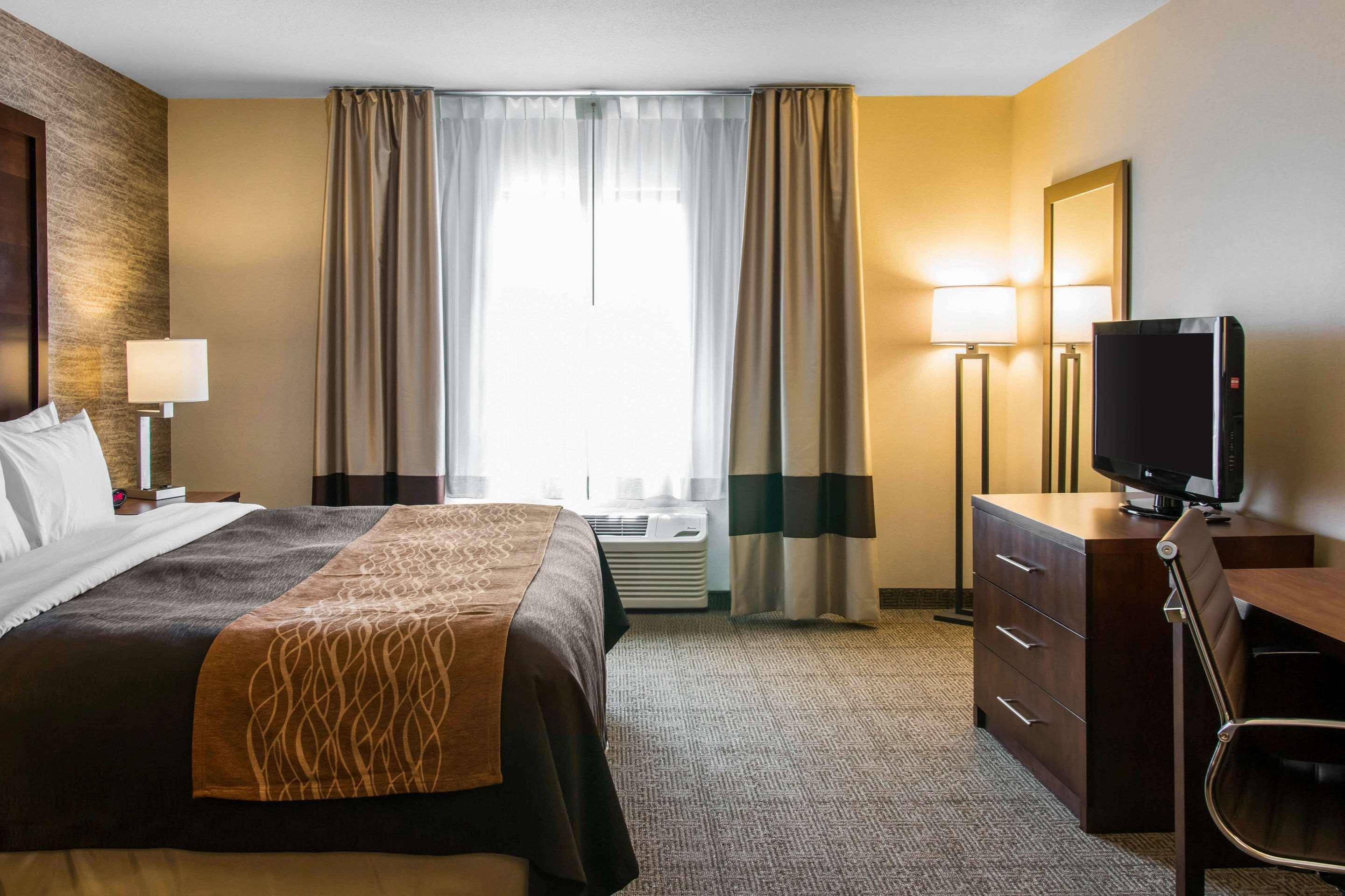 Comfort Inn Ludington Near Us-10 Exteriör bild