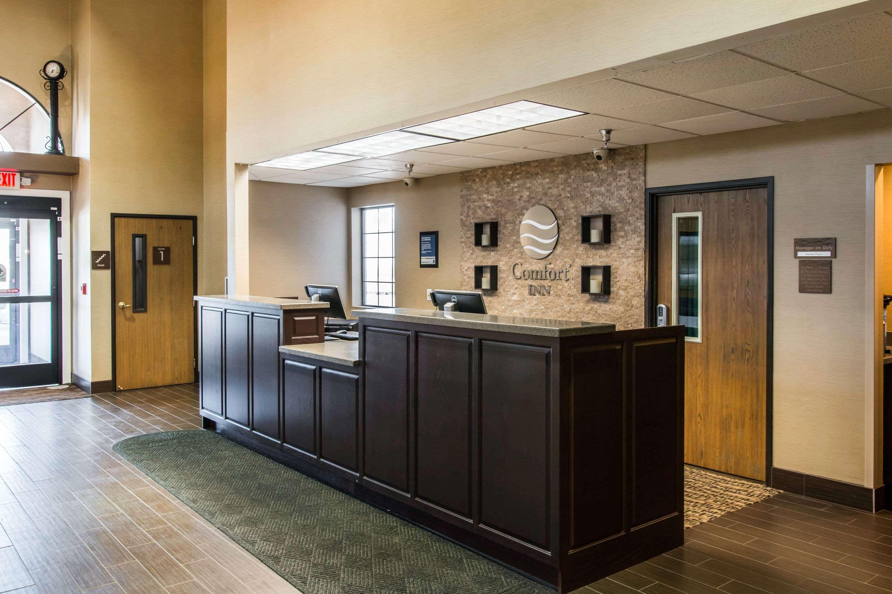 Comfort Inn Ludington Near Us-10 Exteriör bild