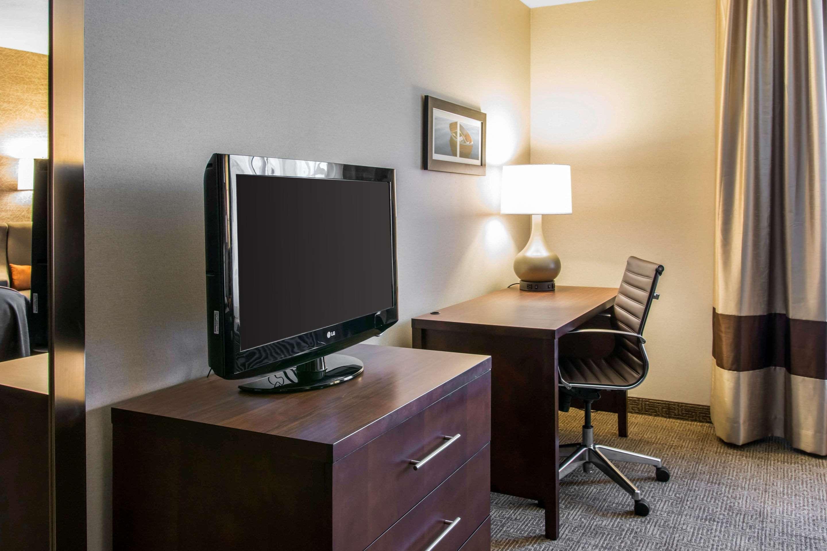 Comfort Inn Ludington Near Us-10 Exteriör bild