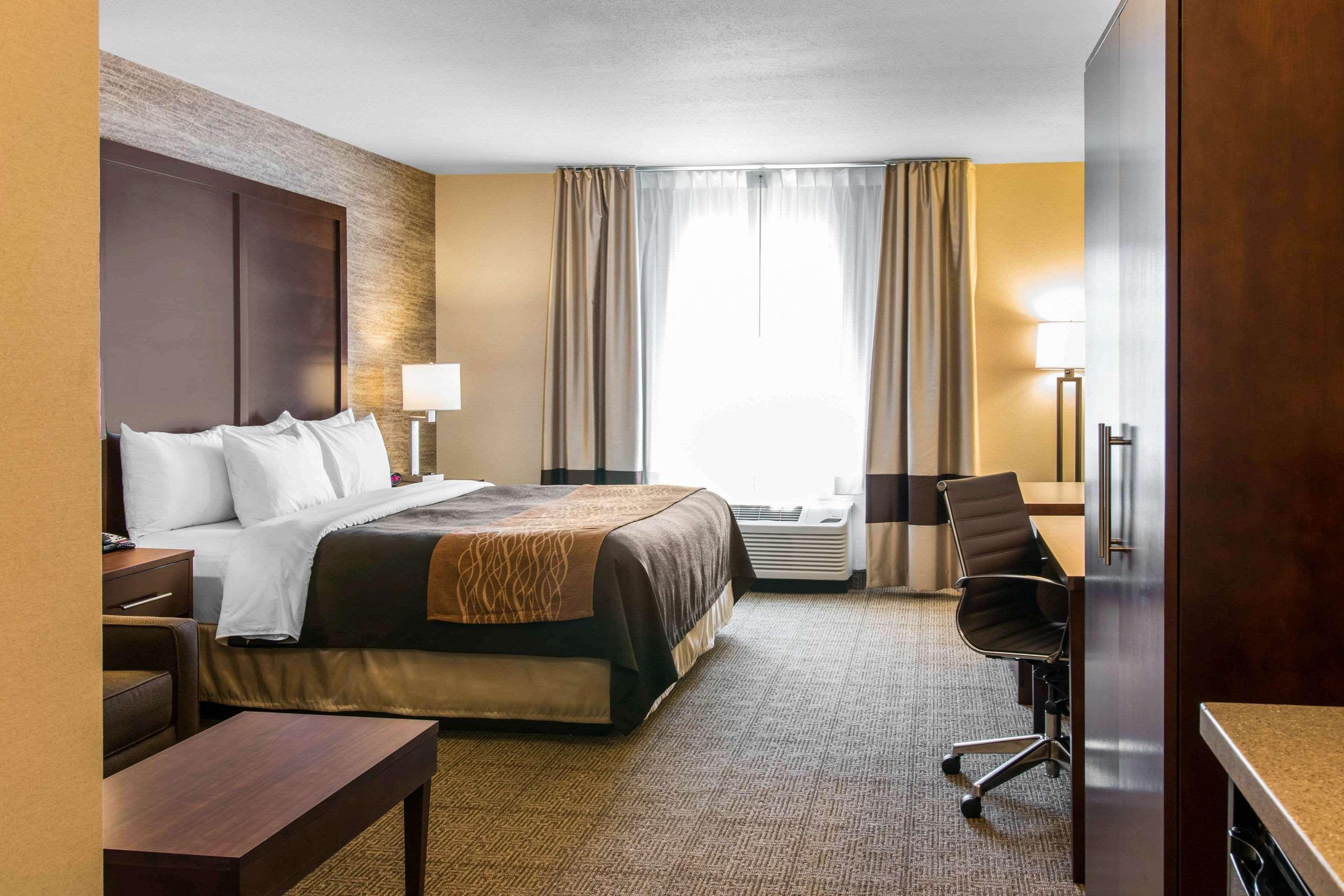 Comfort Inn Ludington Near Us-10 Exteriör bild