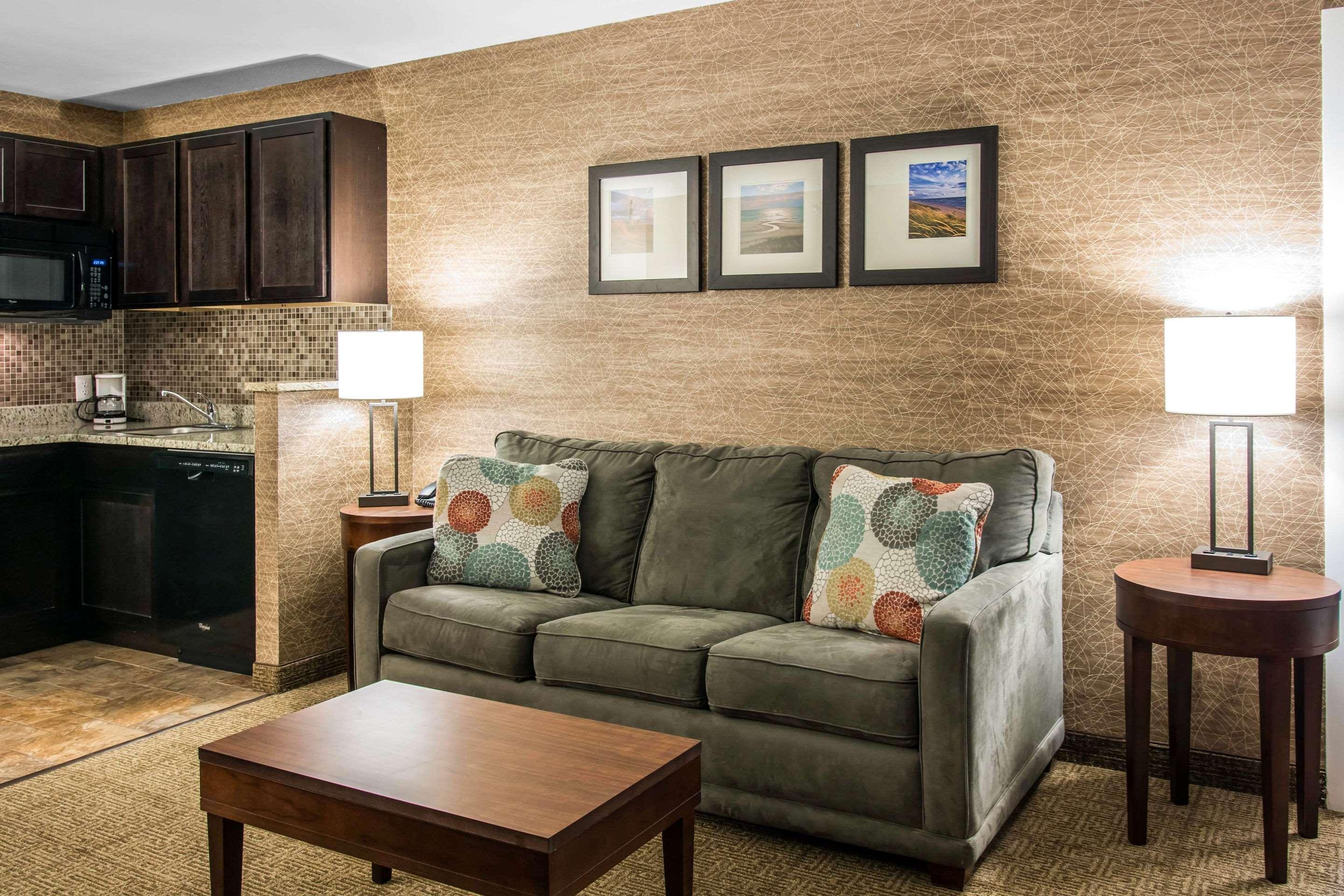 Comfort Inn Ludington Near Us-10 Exteriör bild