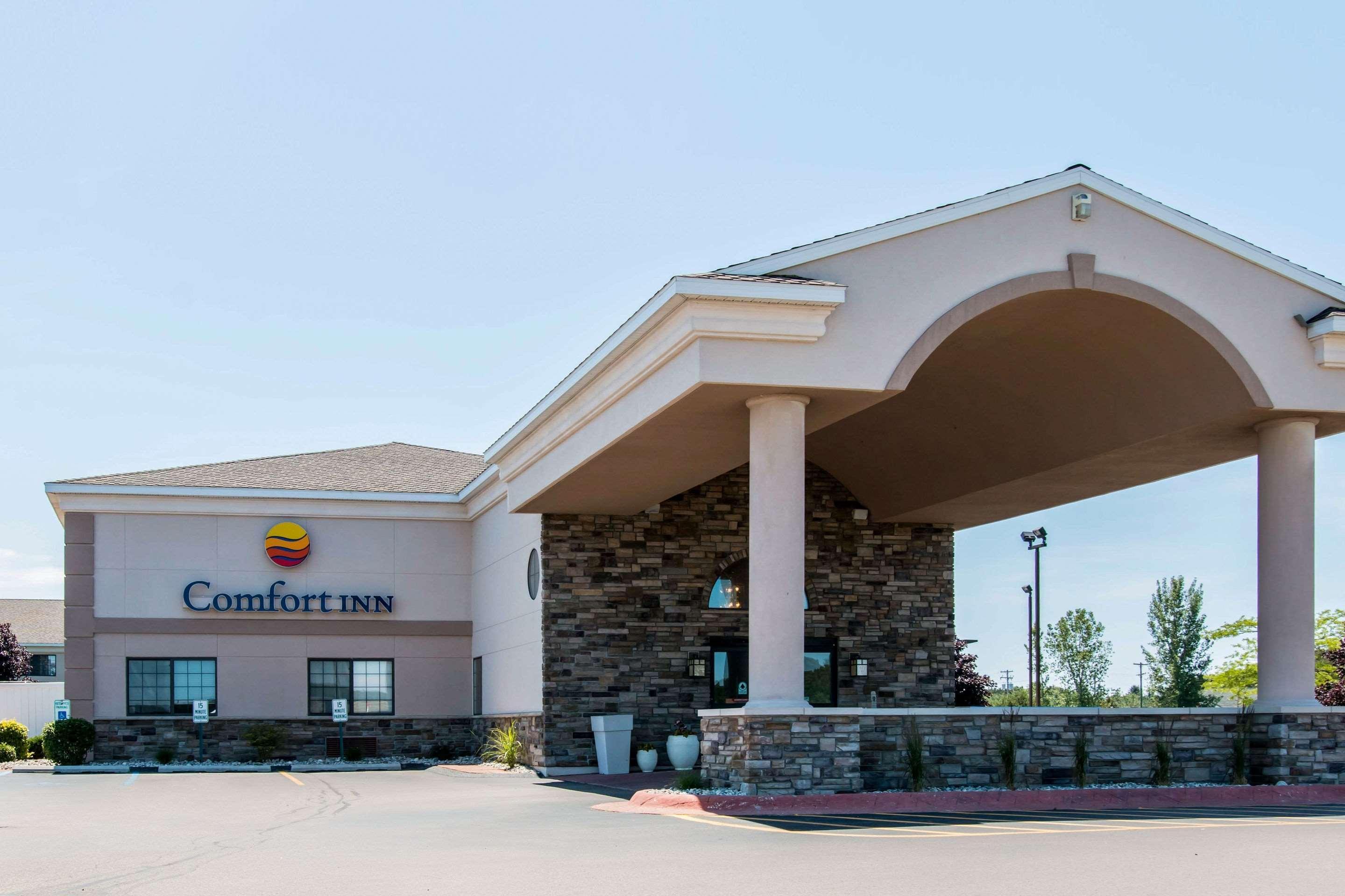 Comfort Inn Ludington Near Us-10 Exteriör bild