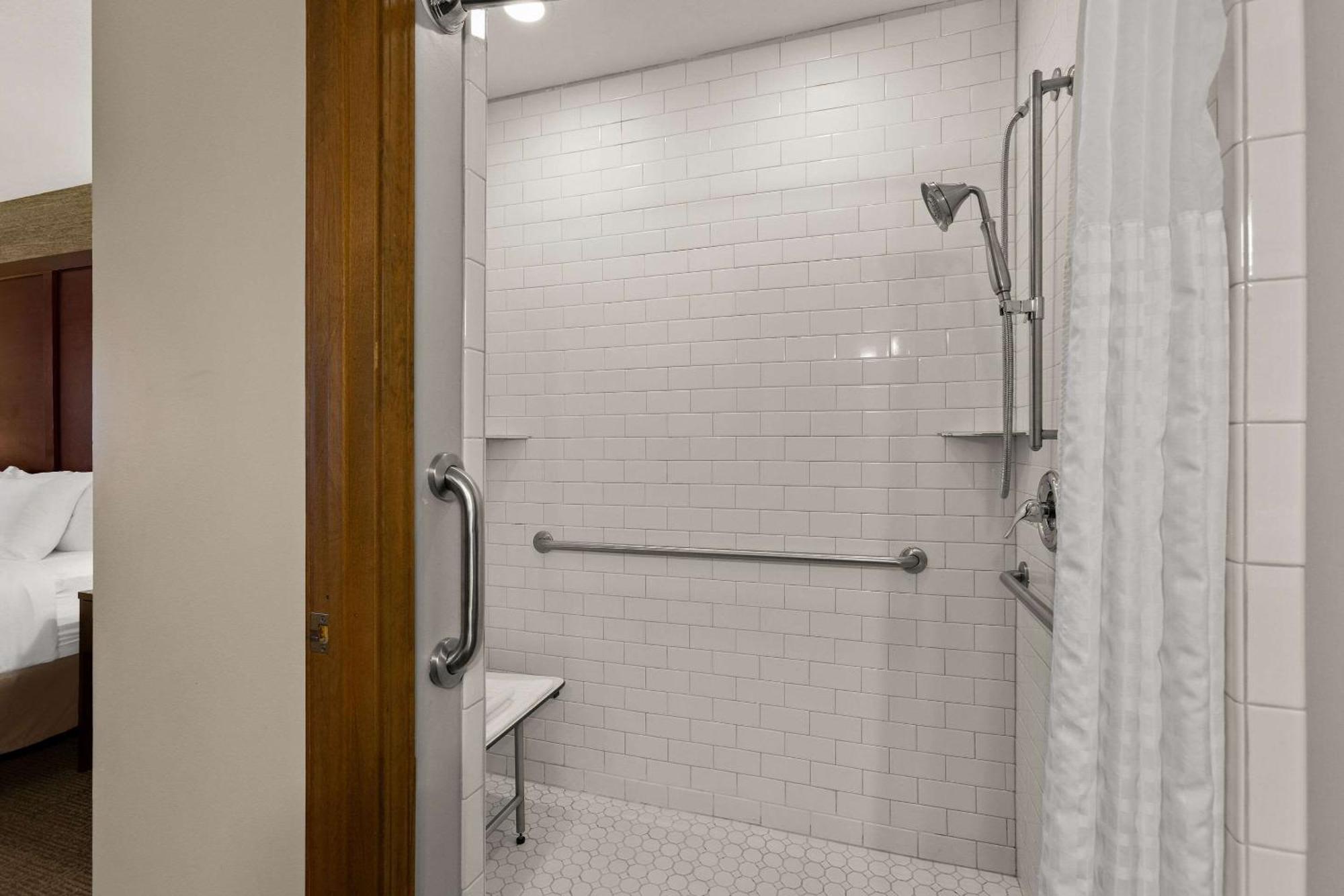 Comfort Inn Ludington Near Us-10 Exteriör bild