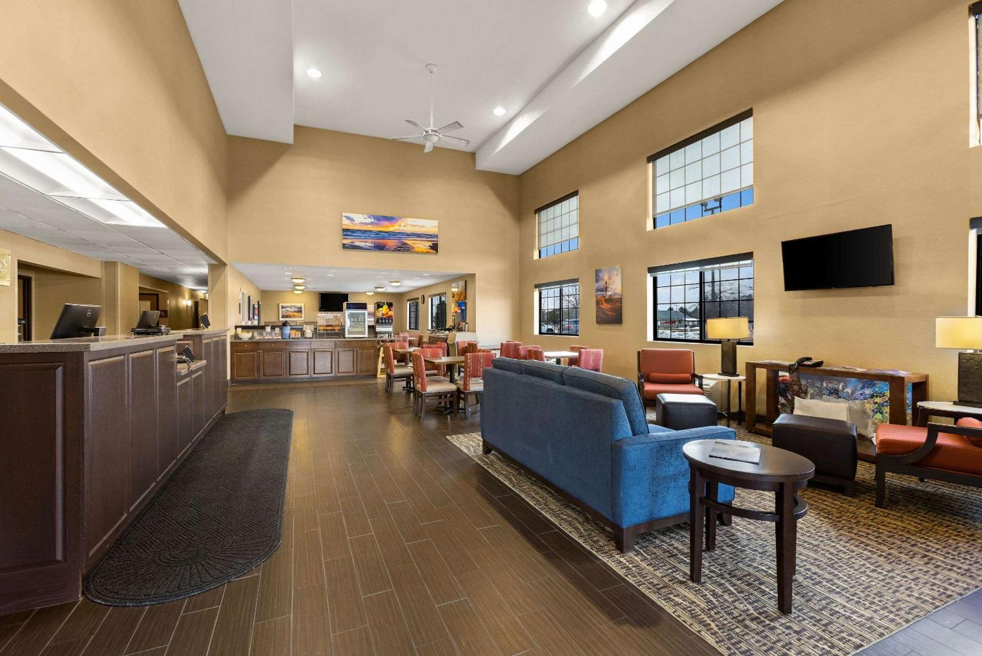 Comfort Inn Ludington Near Us-10 Exteriör bild