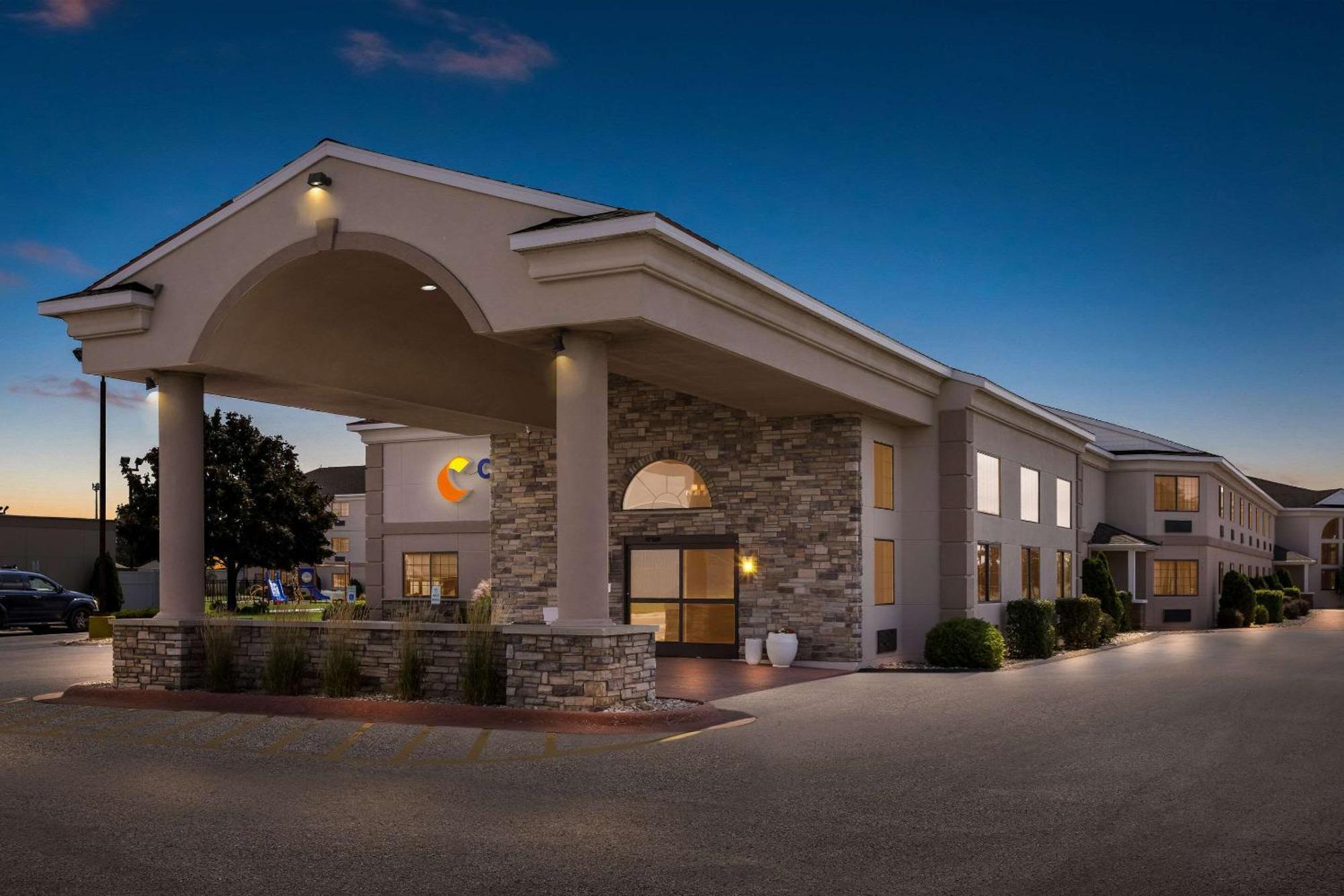 Comfort Inn Ludington Near Us-10 Exteriör bild