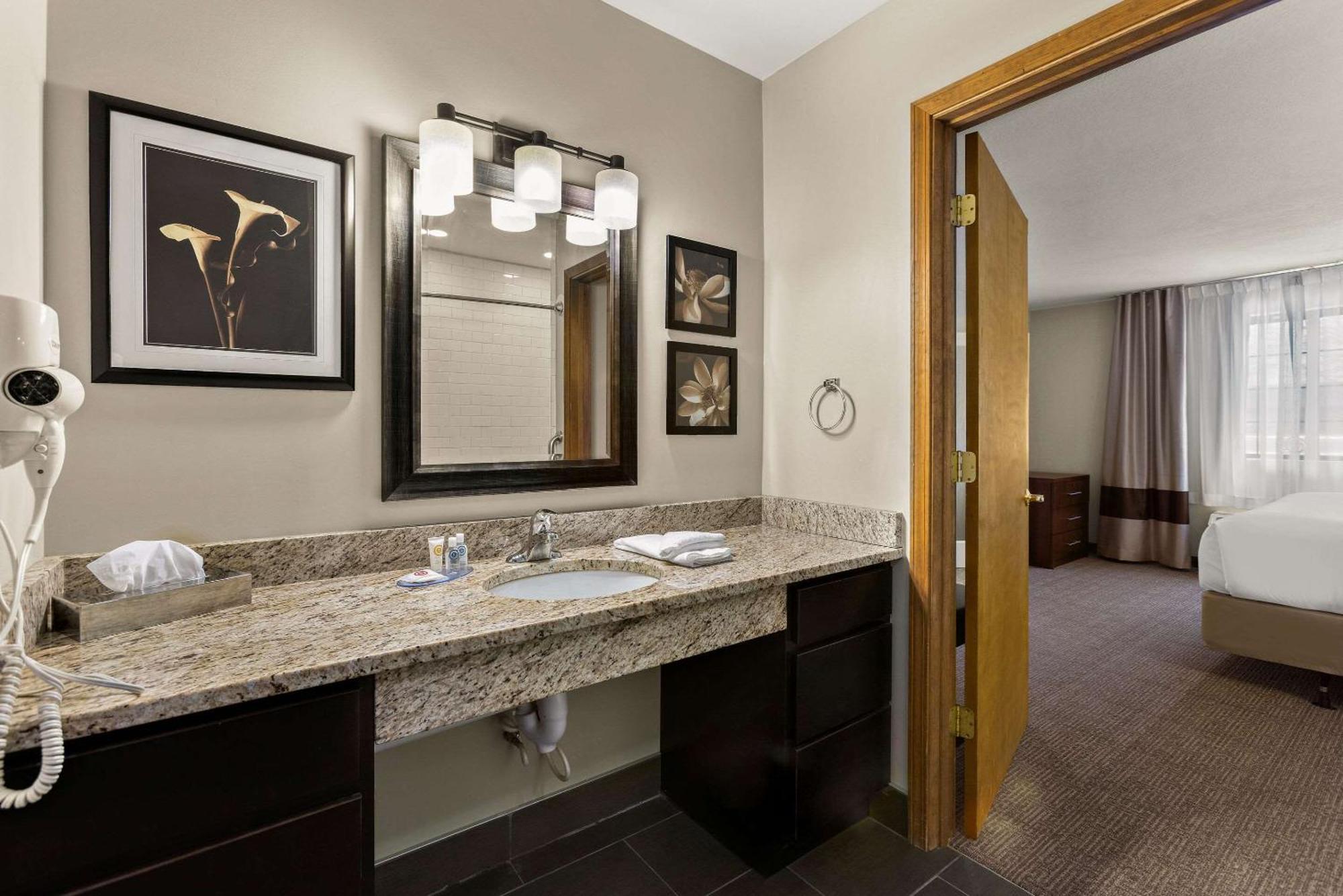 Comfort Inn Ludington Near Us-10 Exteriör bild
